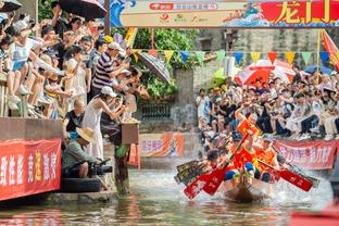 詹姆斯过去5场：场均29.6分8.2板8.2助 命中率63%三分命中率51%